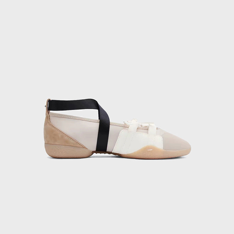 Mary Jane Ballerinas mit Kreuzriemen in Off White (5cm Elevated)