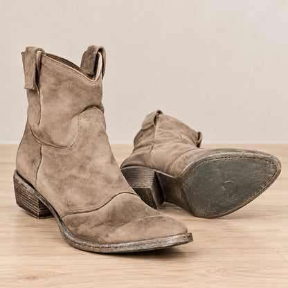 Damen Western Stiefeletten — Seitenansicht mit Cowboy-Absatz und Sohle