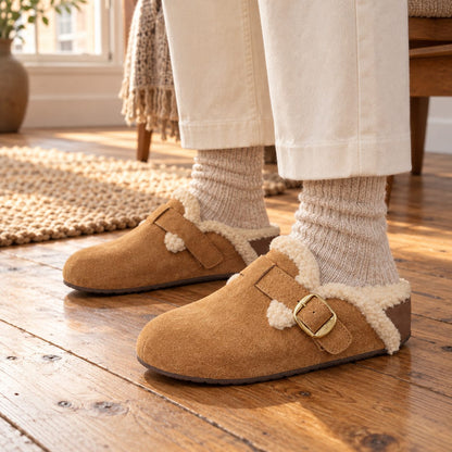 Fleece-Gefütterte Velours-Clog Mules in Kastanienbraun