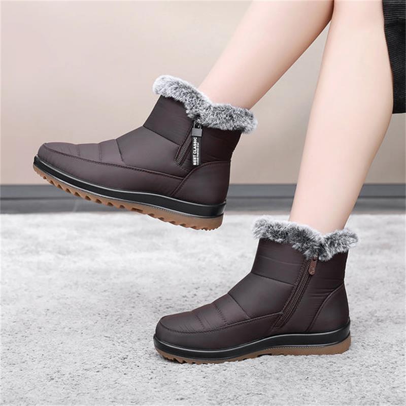 Women's Lined Winter Boots Slip-On — Waterproof Faux Fur 11