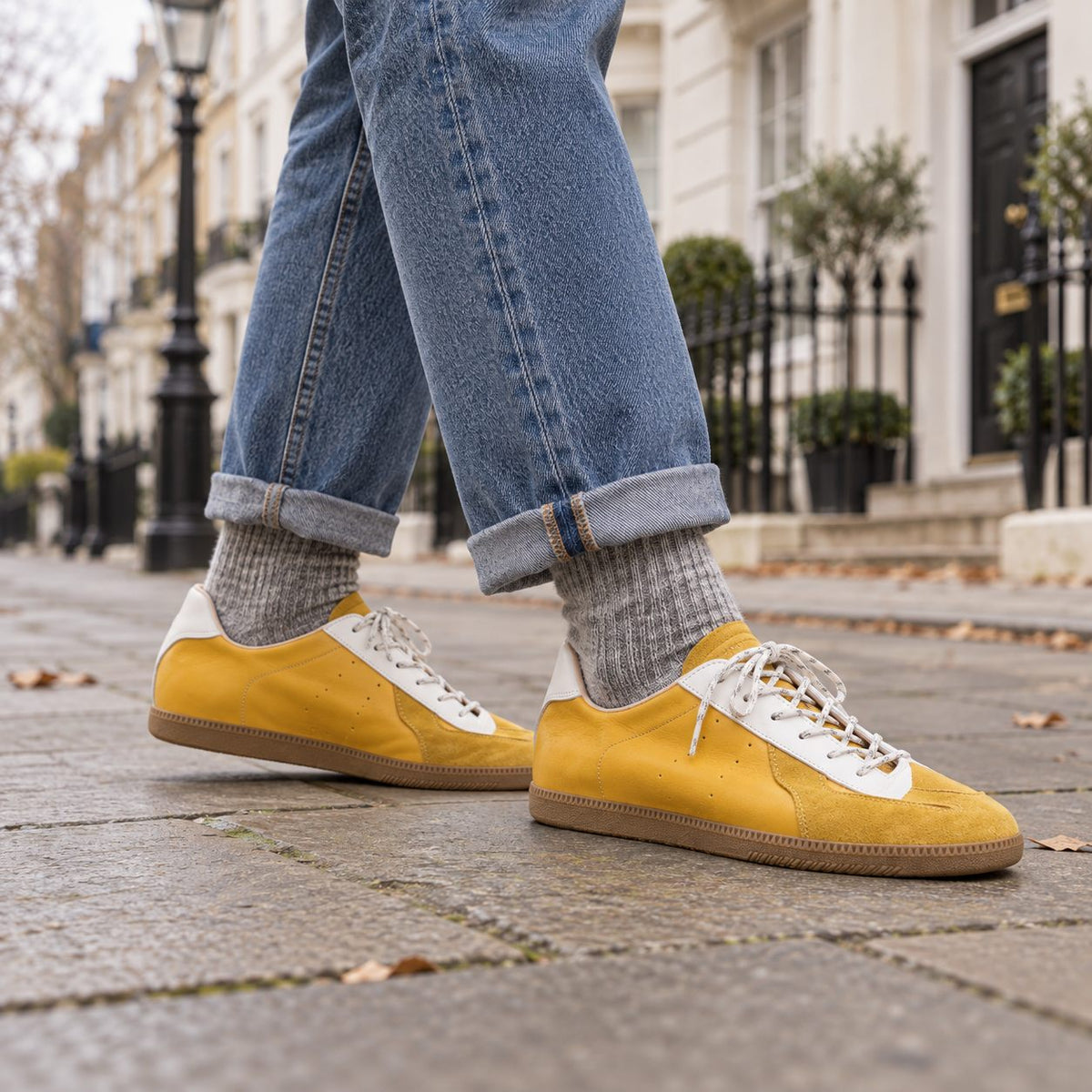 Retro Sneakers Damen mit verstecktem Absatz & mattem Finish in Zitronengelb