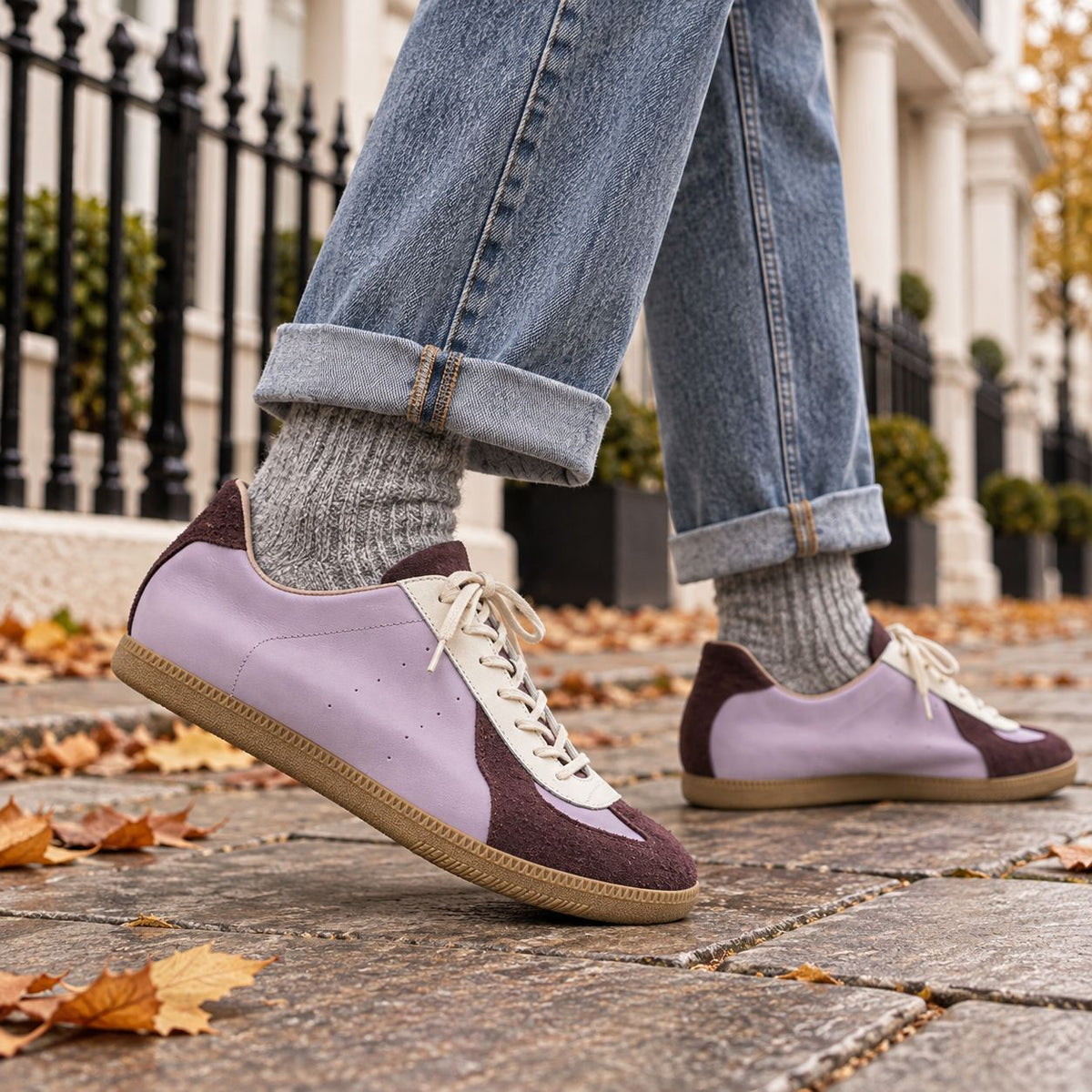 Retro Sneakers Damen mit verstecktem Absatz & mattem Finish in Hellviolett
