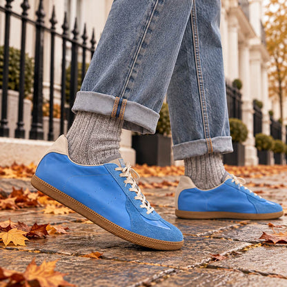 Retro Sneakers Damen mit verstecktem Absatz & mattem Finish in Himmelblau