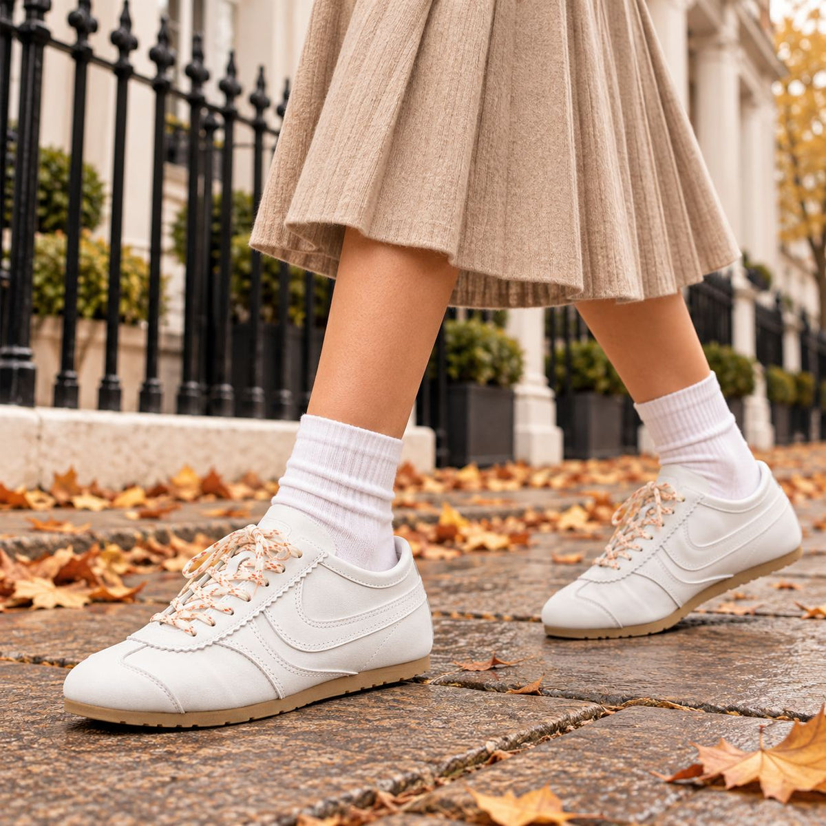 Retro Damen Sneaker mit Schnürung in Weiß